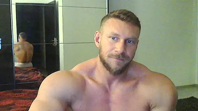 muscularkevin online show from November 21, 4:39 pm