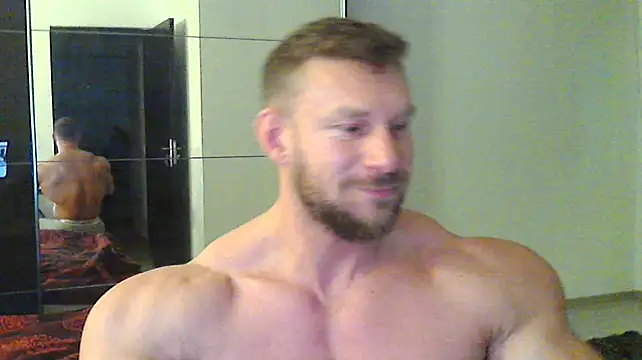 muscularkevin online show from December 17, 6:26 am