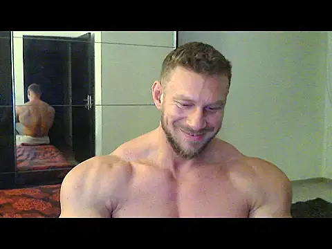 muscularkevin online show from December 13, 4:44 am