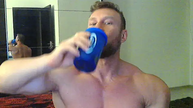 muscularkevin online show from December 21, 4:44 am