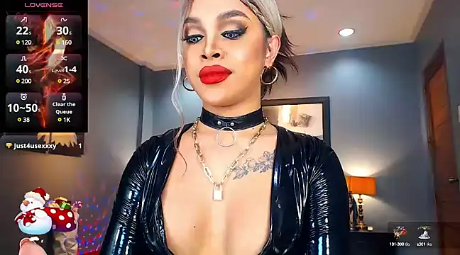 BitchyTYRA online show from December 26, 3:53 am