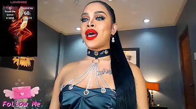 BitchyTYRA online show from December 13, 12:04 am