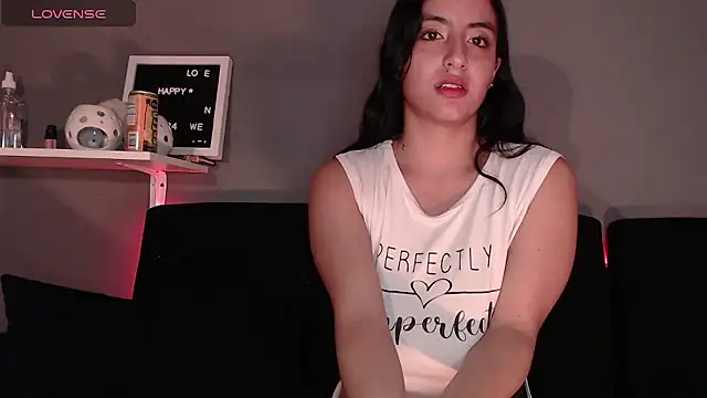 petite camila online show from November 16, 4:00 am