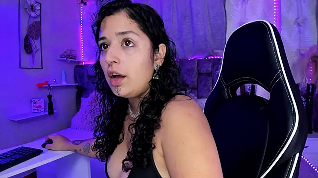 sophiaamethystt online show from December 11, 12:29 pm