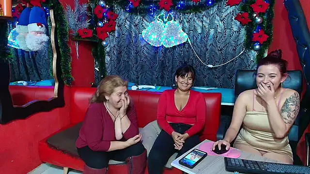 lesbiancuple online show from December 13, 3:41 am