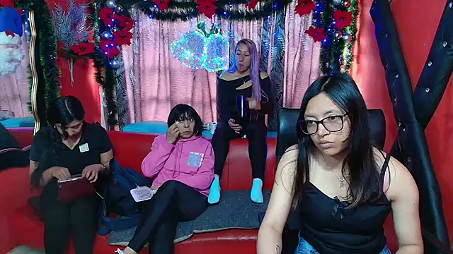 lesbiancuple online show from December 21, 1:52 pm