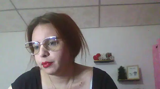 lorenitabella online show from December 13, 5:49 pm