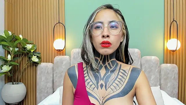 NicoleBlum online show from December 3, 7:29 pm