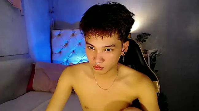 asianluke21 online show from December 3, 3:33 am