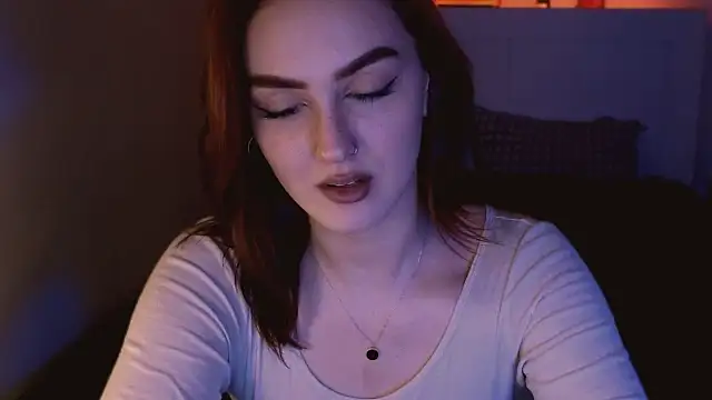 LilyFarey online show from December 5, 6:06 pm