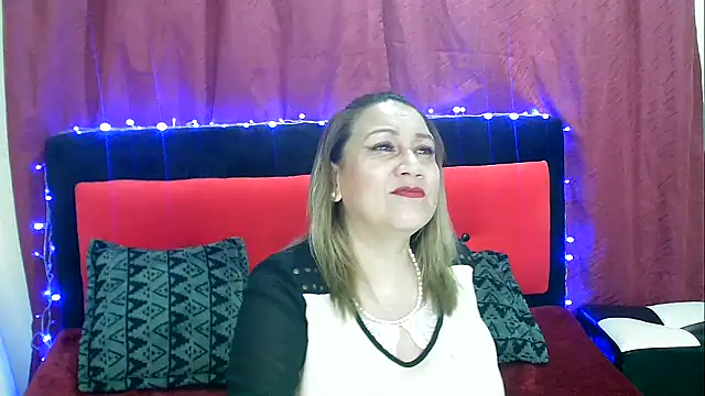 yayita mature online show from January 6, 1:35 pm