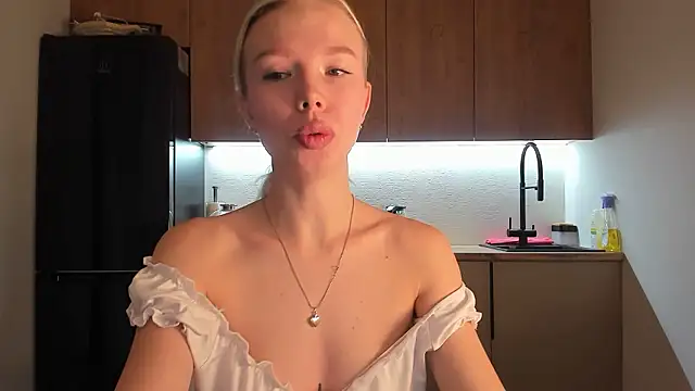 Olivia Bells online show from November 17, 9:08 pm