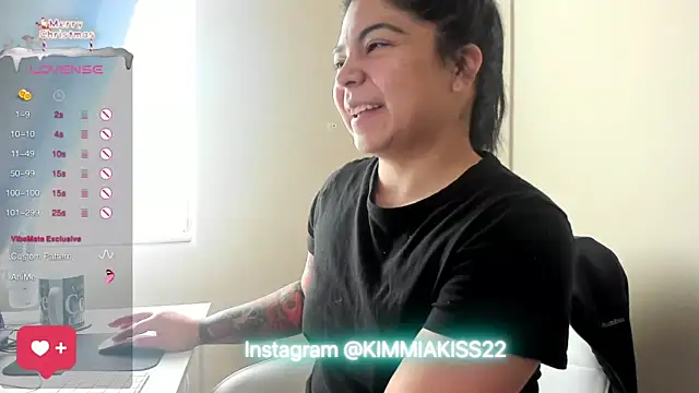 kimmiakiss22 online show from December 29, 10:32 pm