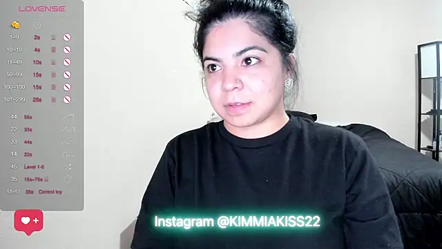 kimmiakiss22 online show from November 28, 1:55 am