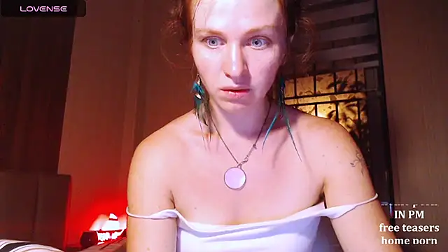 Cassie Wild online show from November 19, 1:51 pm